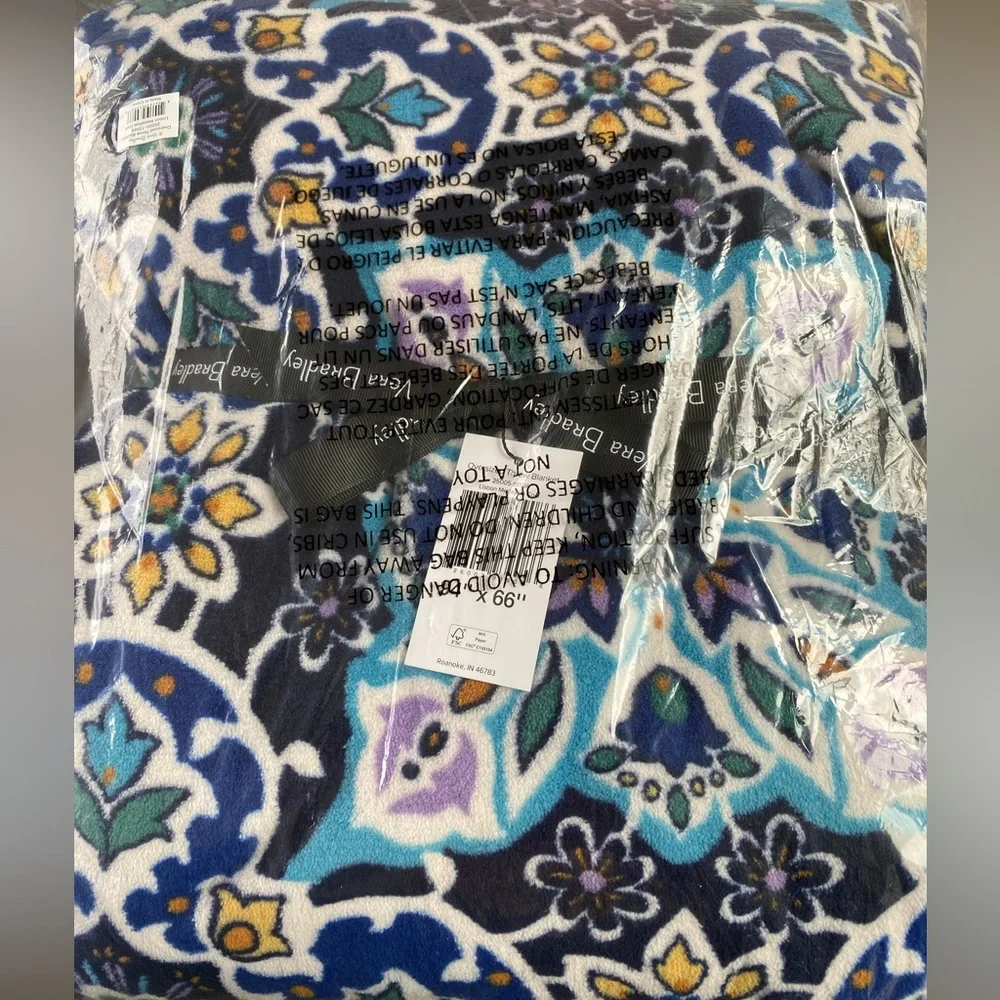 🌸Vera Bradley Throw 94”X66”